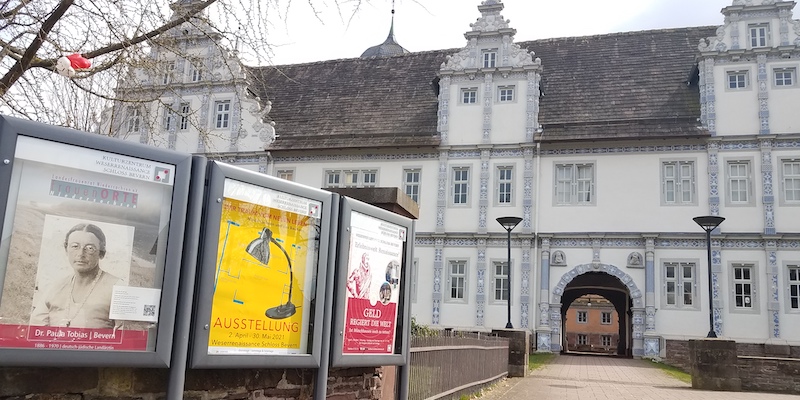 Kulturzentrum Weserrenaissance Schloss Bevern: Produktives Warten auf die Öffnung „traumhafter“ Ausstellungen zum 1. Mai